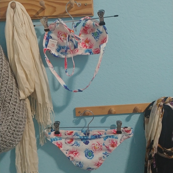 Bikini set - Picture 2 of 3